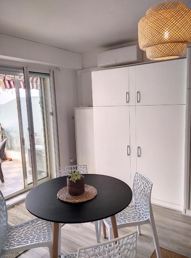 Constellation Apartment Жуан-Ле-Пин Екстериор снимка