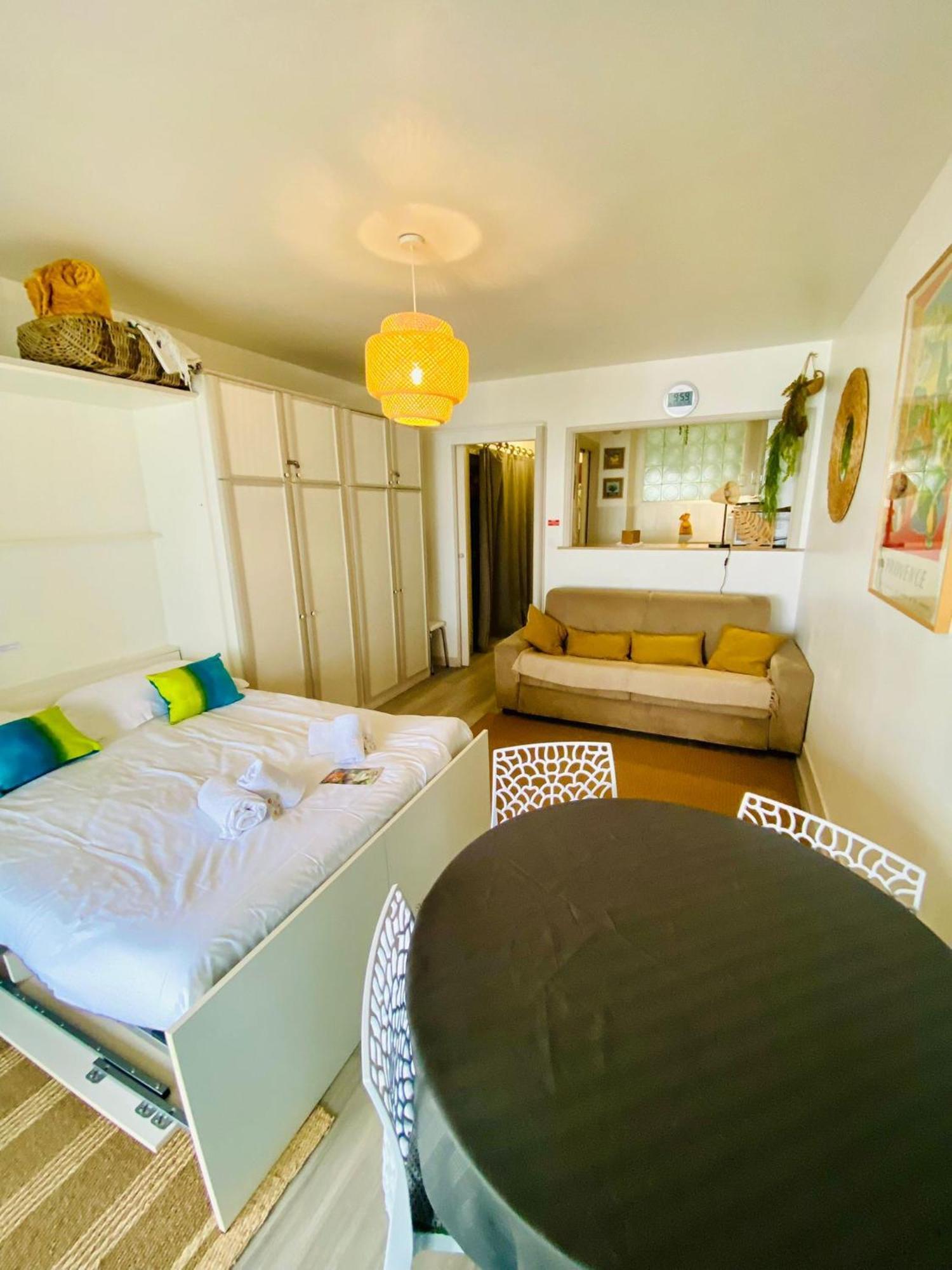 Constellation Apartment Жуан-Ле-Пин Екстериор снимка