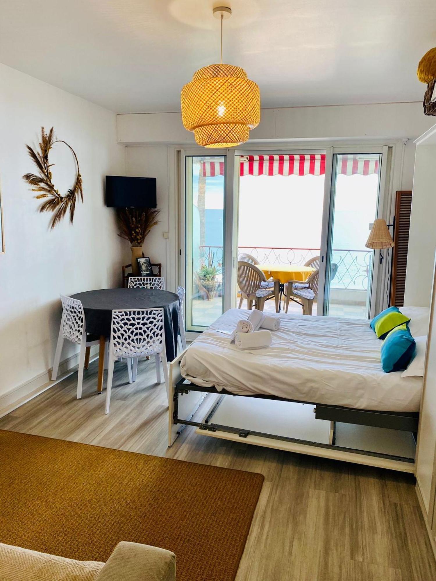 Constellation Apartment Жуан-Ле-Пин Екстериор снимка